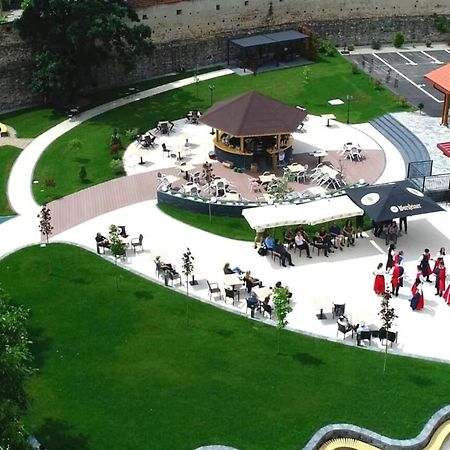 Hotel Leul De Aur Себеш Экстерьер фото