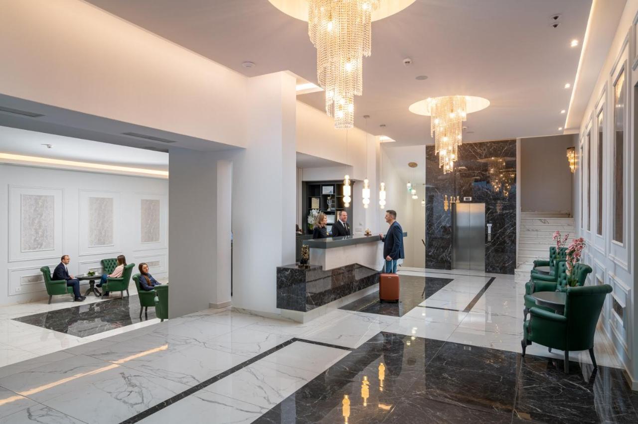 Hotel Leul De Aur Себеш Экстерьер фото