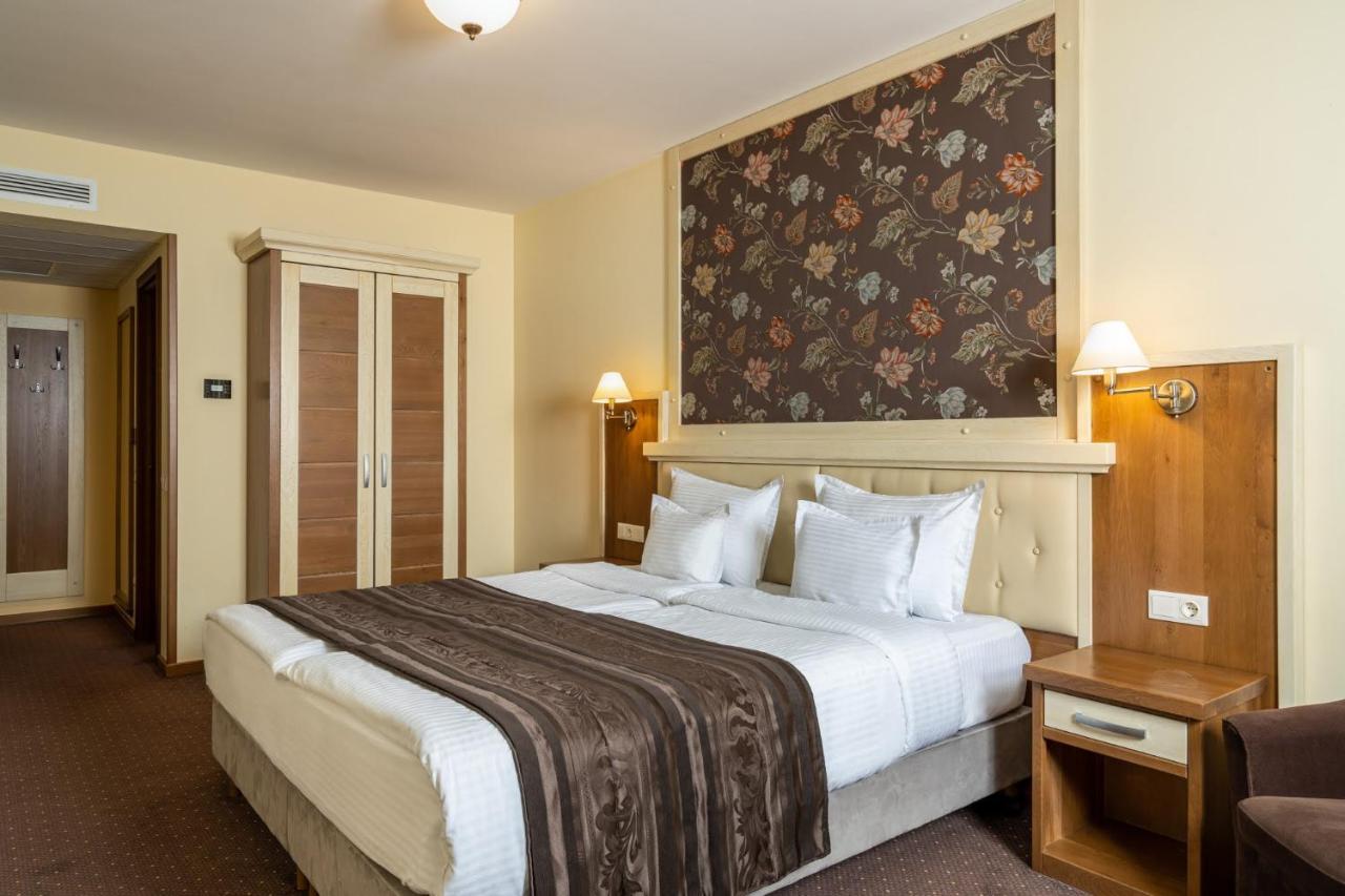 Hotel Leul De Aur Себеш Экстерьер фото