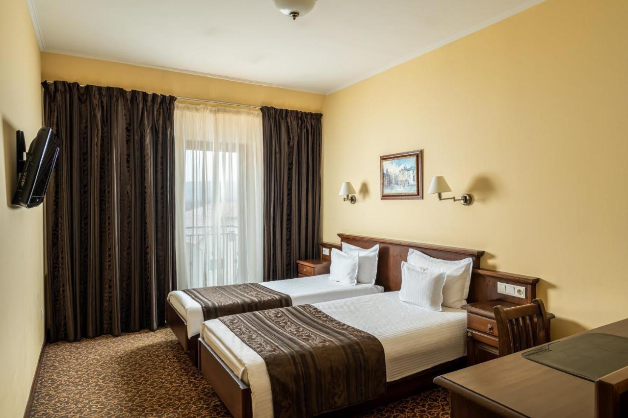 Hotel Leul De Aur Себеш Экстерьер фото
