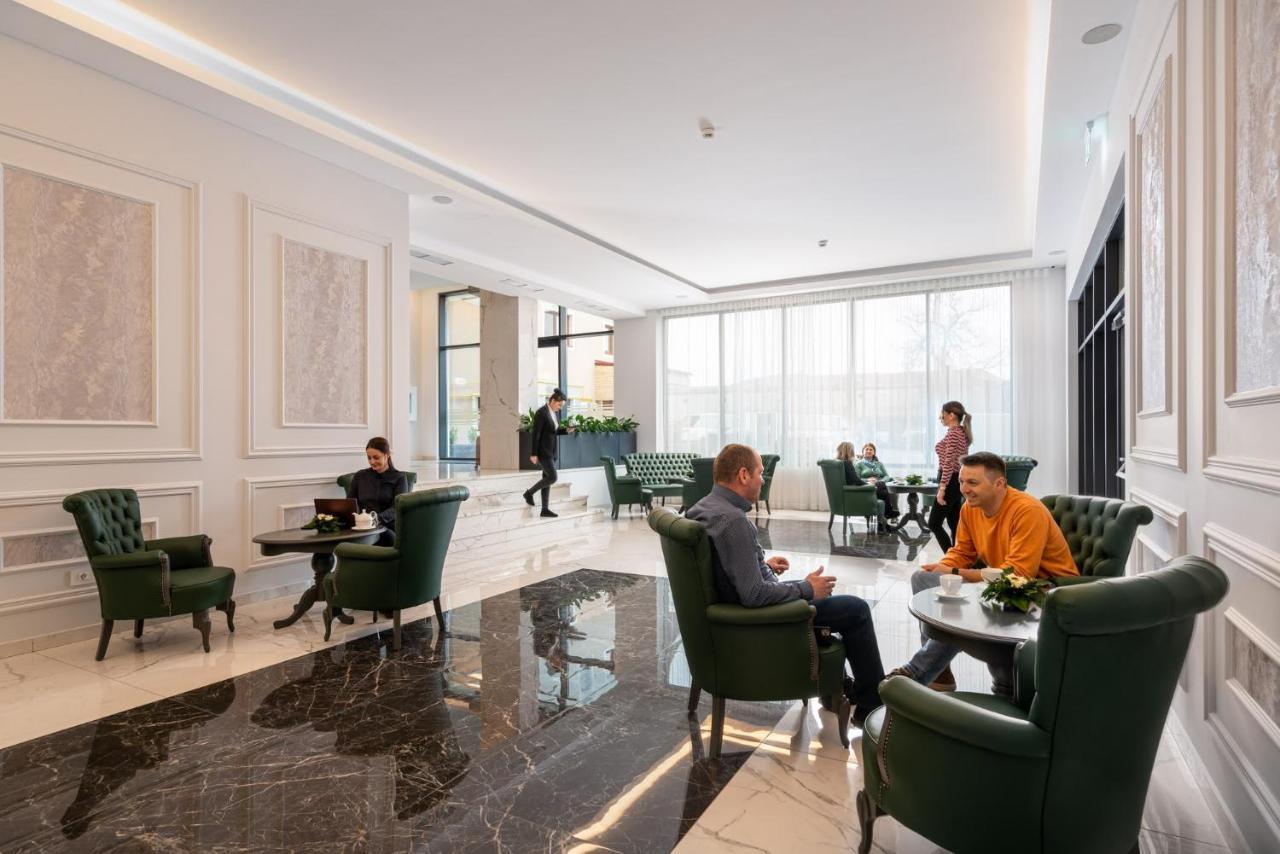 Hotel Leul De Aur Себеш Экстерьер фото