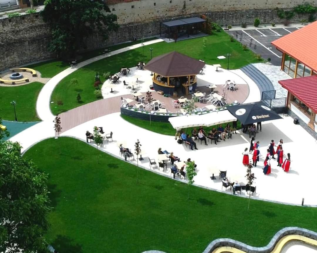 Hotel Leul De Aur Себеш Экстерьер фото